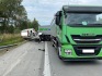 Při dopolední nehodě na dálnici D1 za Velkou Bíteší na Žďársku zemřel řidič havarované dodávky, se kterou narazil do nákladní soupravy, 13.září 2023, Velká Bíteš.