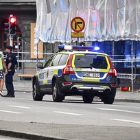 Ilustrační foto - Nejméně čtyři lidi dnes večer v centru jihošvédského Malmö postřelil neznámý útočník. Na snímku policisté na místě střelby.