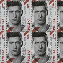 Ilustrační foto - Poštovní známky s potrétem hvězdy polského fotbalu Roberta Lewandowského.