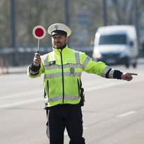 Policista, dopravní kontrola - ilustrační foto.
