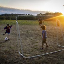 Ilustrační foto - Děti hrají fotbal - ilustrační foto.