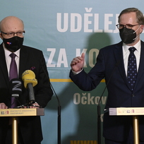 Premiér Petr Fiala uvedl do funkce ministra zdravotnictví Vlastimila Válka, který úřad převzal po Adamu Vojtěchovi, 17. prosince 2021 v Praze.