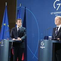 Ilustrační foto - Zleva francouzský prezident Emmanuel Macron a německý kancléř Olaf Scholz. 