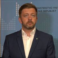 Ilustrační foto - Ministr vnitra Vít Rakušan na tiskové konferenci 8. srpna 2022.