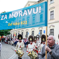 Oslava výročí 1200 let od první písemné zmínky o Moravě, 17. září 2022, Brno. Průvod městem šel od kostela sv. Tomáše.