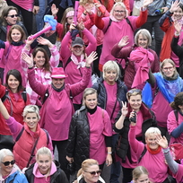 Dvacátý ročník charitativní akce Avon pochod za zdravá prsa, 17. září 2022, Praha. Výtěžek akce je určen na zlepšení prevence rakoviny prsu.