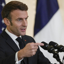Francouzský prezident Emmanuel Macron na tiskové konferenci v Bílém domě, 1. prosince 2022. 