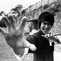 Bruce Lee ve filmu Pěst plná hněvu, 22. března 1972.