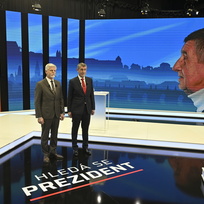 Debata kandidátů na prezidenta Andreje Babiše (vpravo) a Petra Pavla na CNN Prima NEWS, 25. ledna 2023, Praha.
