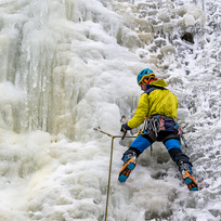 Správa Krkonošského národního parku (KRNAP) nabízí lidem možnost lezení po zhruba 20 metrů vysokém ledopádu v Labském dole v Krkonoších, 6. února 2023, Špindlerův Mlýn, Trutnovsko.