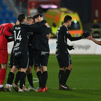 Utkání 21. kola první fotbalové ligy: Baník Ostrava - FC Hradec Králové, 26. února 2023, Ostrava. Hráči Hradce Králové se radují z vítězství. 