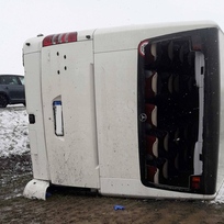 Nehoda linkového autobusu na silnici I/43 mezi Březovou nad Svitavou a Hradcem nad Svitavou 11. března 2023.