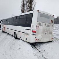 Počasí od rána 11. března 2023 komplikuje dopravu i v Královéhradeckém kraji. Během dne pomáhaly hasičské jednotky také s vyproštěním dvou autobusů. 