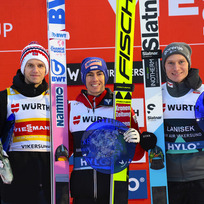 SP v letech na lyžích ve Vikersundu. Na snímku zleva Halvor Egner Granerud, Stefan Kraft a Anže Lanišek v Norsku 19. března 2023.