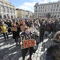 Protestní pochod vysokoškolských učitelů nazvaný Hodina pravdy, v němž chtějí upozornit na podle nich nedůstojné podmínky humanitních a společenskovědních oborů, 28. března 2023, Praha.