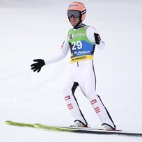 Rakouský skokan na lyžích Stefan Kraft při závodě Světového poháru ve slovinské Planici, 2. dubna 2023. 