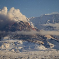 Sopka Šiveluč na ruském poloostrově Kamčatka