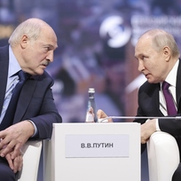 Běloruský vůdce Alexandr Lukašenko (vlevo) a ruský prezident Vladimir Putin (vpravo), 24. května 2023. 