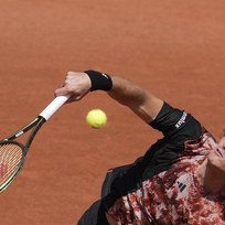 Tenisový turnaj French Open v Paříži (antuka, dotace 49,6 milionu eur): Muži: Dvouhra - 1. kolo, 28. května. Řek Stefanos Tsitsipas. 