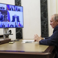 Prezident Vladimir Putin během videokonference se členy ruské bezpečnostní rady, 2. června 2023.
