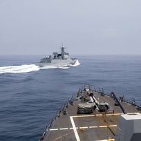 Americké námořnictvo informovalo, že čínská válečná loď v Tchajwanské průlivu provedla nebezpečný manévr v blízkosti jeho plavidla, 3. června 2023.