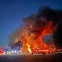 Požár skladové haly a dílny v Ledenicích na Českobudějovicku, 1.srpna 2023, Ledenice.