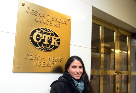 Kubánská disidentka Yoani Sánchezová navštívila 27. února redakci ?TK v Praze.
