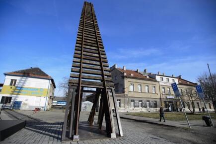 Le Monument du Silence commémore le 80e anniversaire du rassemblement nazi pour l’extermination du peuple juif