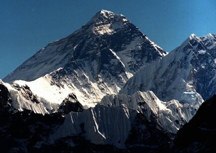 DPA : Un groupe d’alpinistes à la recherche d’un moyen plus sûr d’atteindre le sommet du mont Everest