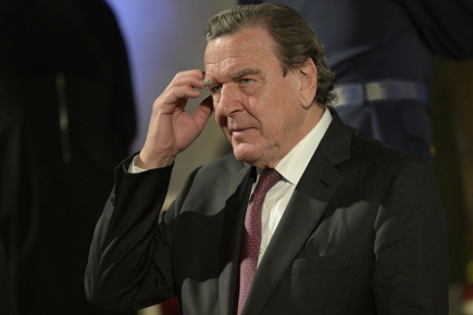 Altkanzler Schröder will in Moskau mit Putin über die Ukraine verhandeln