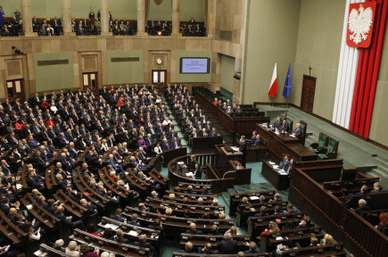 Polska chce zmienić konstytucję, aby móc wzmocnić obronę i konfiskować rosyjskie mienie