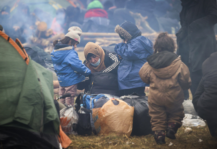 Polacy litują się nad migrantami, chcą pomagać, ale nie otwierając granic