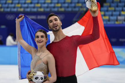 Papadakis e Cizeron hanno vinto l’oro nella danza sul ghiaccio alle Olimpiadi, i cechi avevano 16 anni.