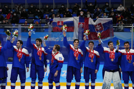 Giochi Olimpici – Giornata 15: Terzo oro per Bolšunov e Schouten, l’hockey slovacco ha il bronzo