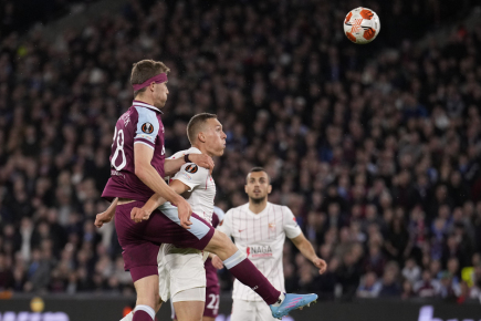 Souček aiuta il West Ham con un gol ad avanzare ai quarti di finale di EL via Siviglia