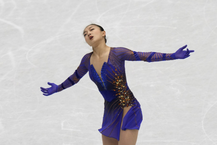 Le médaillé olympique Sakamoto est champion du monde de patinage artistique