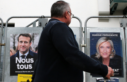 Macron gagne, mais les médias français se demandent ce qui va se passer ensuite
