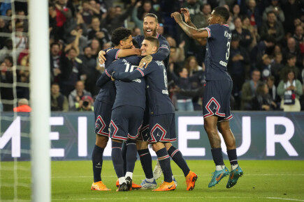 Un match nul avec Lens a suffi aux footballeurs du PSG pour décrocher leur dixième titre français