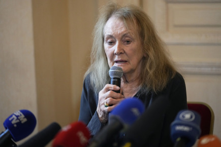 Annie Ernaux, une Française, a remporté le prix Nobel de littérature cette année