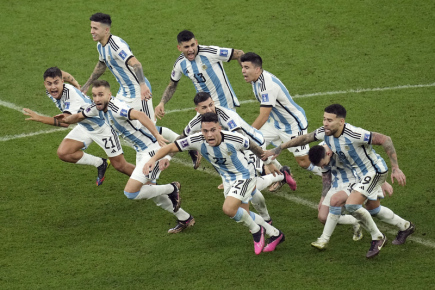Dopo aver vinto la Coppa del Mondo, l’Argentina si è classificata al secondo posto nella classifica FIFA, i cechi sono scesi al 38 ° posto