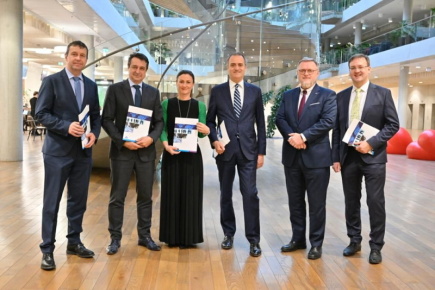 Všeobecná uvrová banka ha firmato un importante emendamento ESG con l’aeroporto di Praga.  Si impegna a ridurre la propria impronta di carbonio