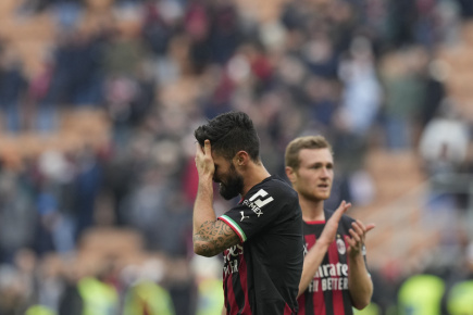 La crisi del Milan si aggrava, i campioni in carica perdono nettamente in casa contro il Sassuolo
