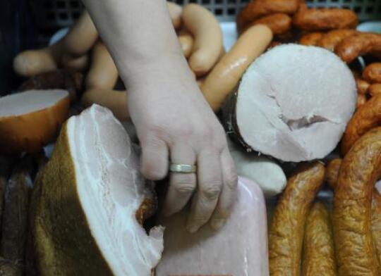 Les conservateurs azotés dans la viande séchée peuvent augmenter le risque de cancer, selon les autorités