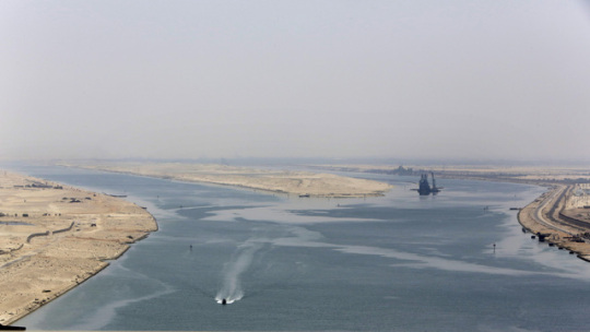 Two ships collide in the Suez Canal, normal traffic will be restored within hours