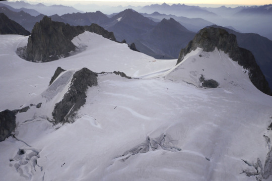 Le maire a poursuivi un couple de randonneurs qui bivouaquaient sur le Mont Blanc