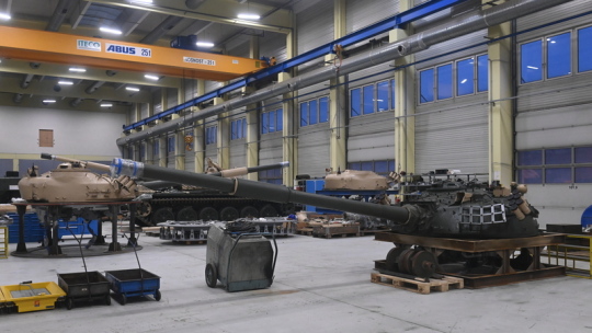 Bloomberg: Díky vyzbrojování Ukrajiny se z opraváře tanků ze SSSR stal miliardář