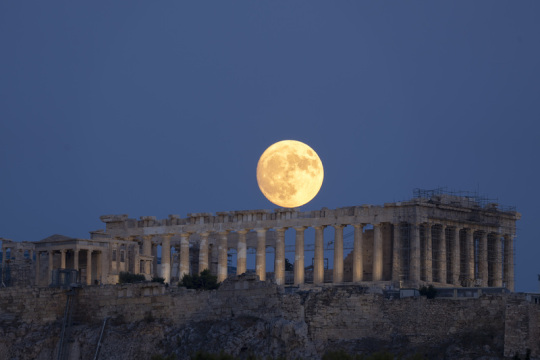Nově dešifrovaný svitek zřejmě popisuje Platónovy poslední hodiny