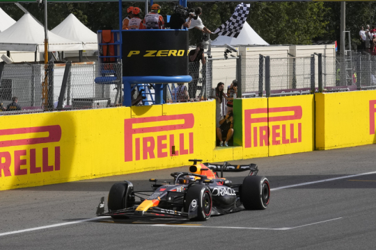 Verstappen ha vinto a Monza e ha registrato la decima vittoria consecutiva, un record