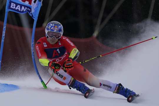 Le souverain SP des skieurs Odermatt a également remporté le sixième slalom géant de la saison à Bansko