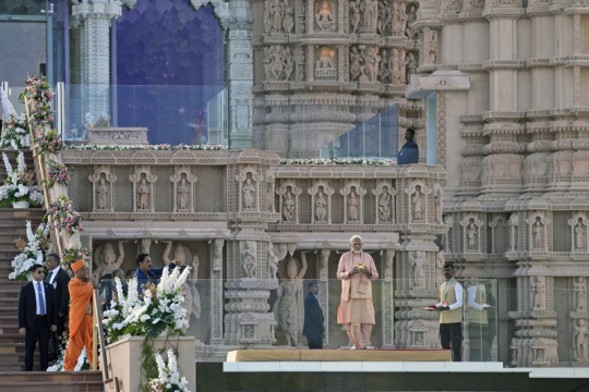 Indický premiér otevřel v SAE největší hinduistický chrám na Blízkém východě